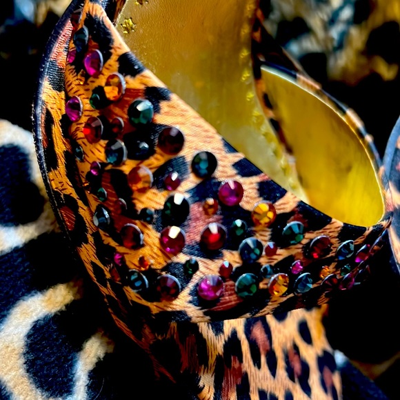 Betsey Johnson leopardskin impresssatin multi colored beaded platform size 8 1/2 - Picture 1 of 5